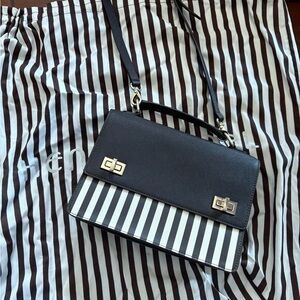 Henri Bendel purse
